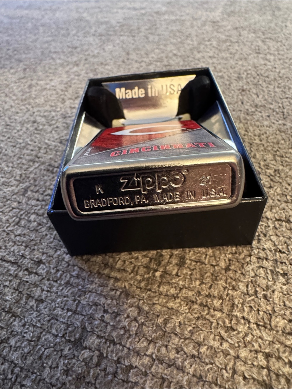 Cincinnati Reds Collector Zippo Lighter - Picture 2 of 2